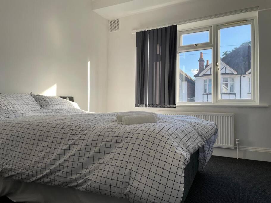 5 Bed 5Mins From Wembley Stadium Londyn Zewnętrze zdjęcie