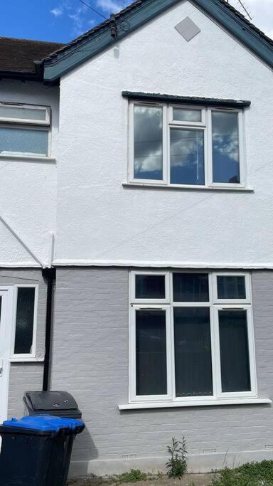 5 Bed 5Mins From Wembley Stadium Londyn Zewnętrze zdjęcie